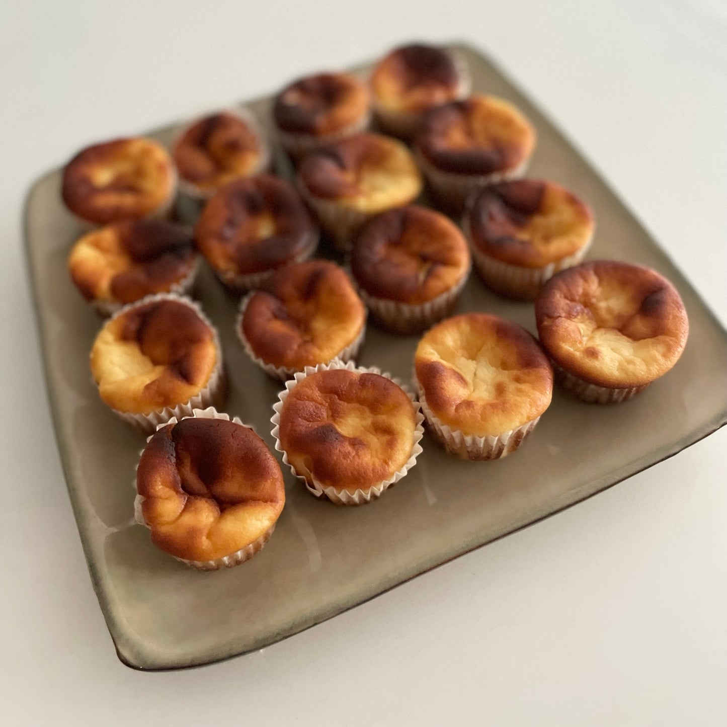 Burnt Cheesecake Muffins